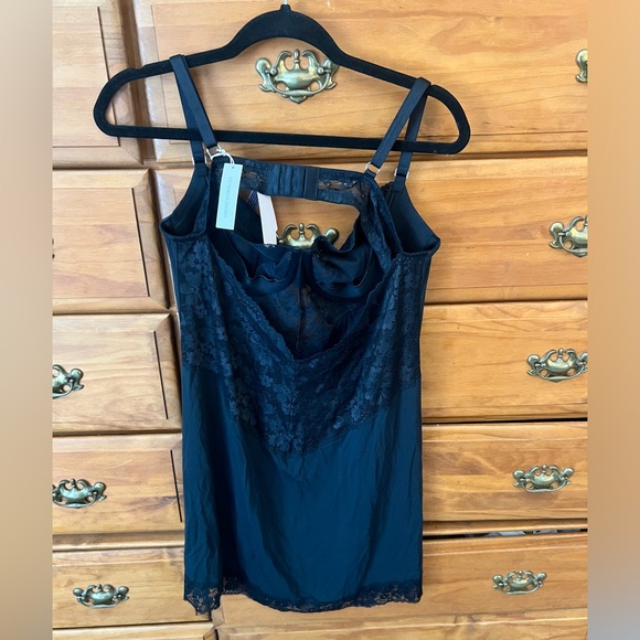 NWT Victoria’s‎ Secret Black Lace Slip - Picture 7 of 7